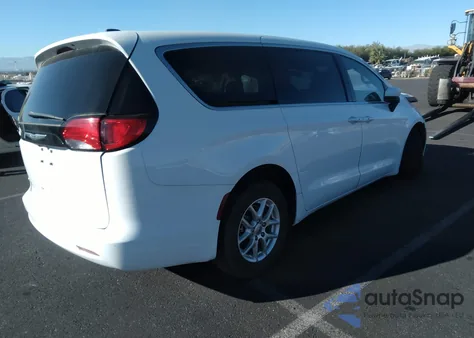 2022 Chrysler Voyager Lx из США, поврежденный, VIN 2C4RC1CG3NR160139